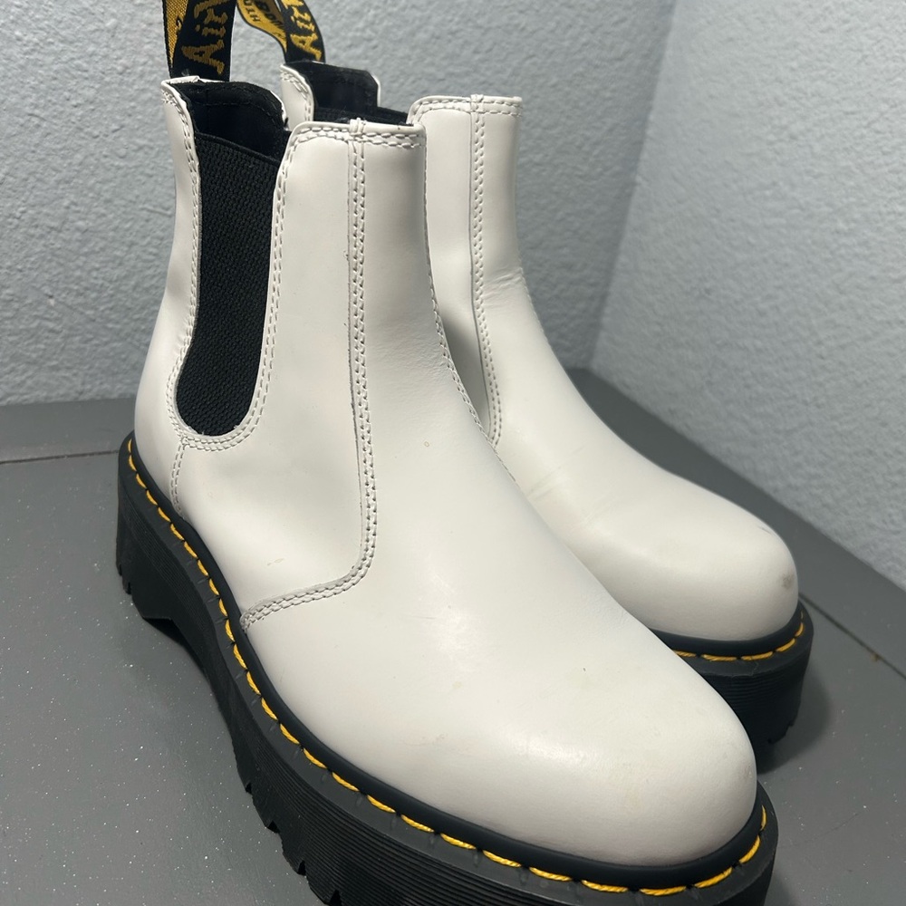 Dr. Martens 2976 Quad Chelsea Platform Boots